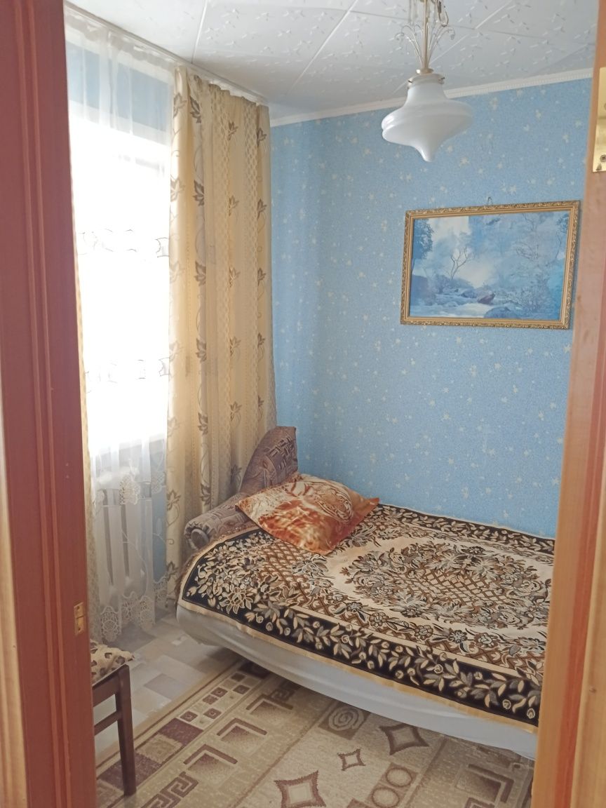 Продам 3 х комн квар. 4 мкр, дом 28, 2 этаж.