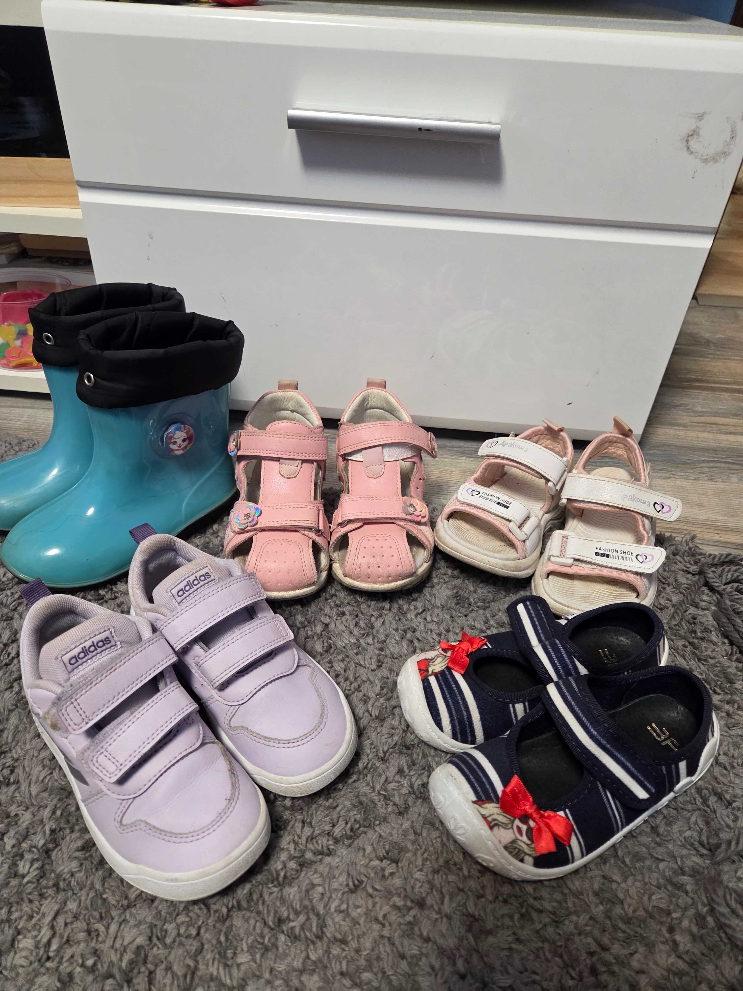 Маратонки за момиче adidas 26  номер и пантофи за момиче 26