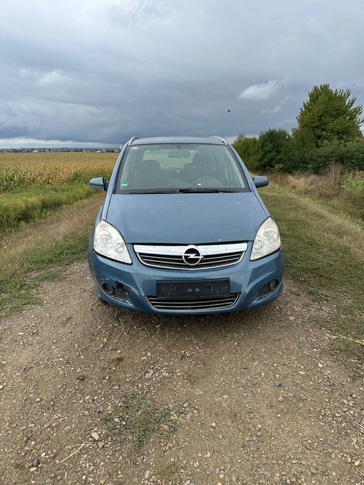Dezmembrez opel zafira 1.7dci 2008