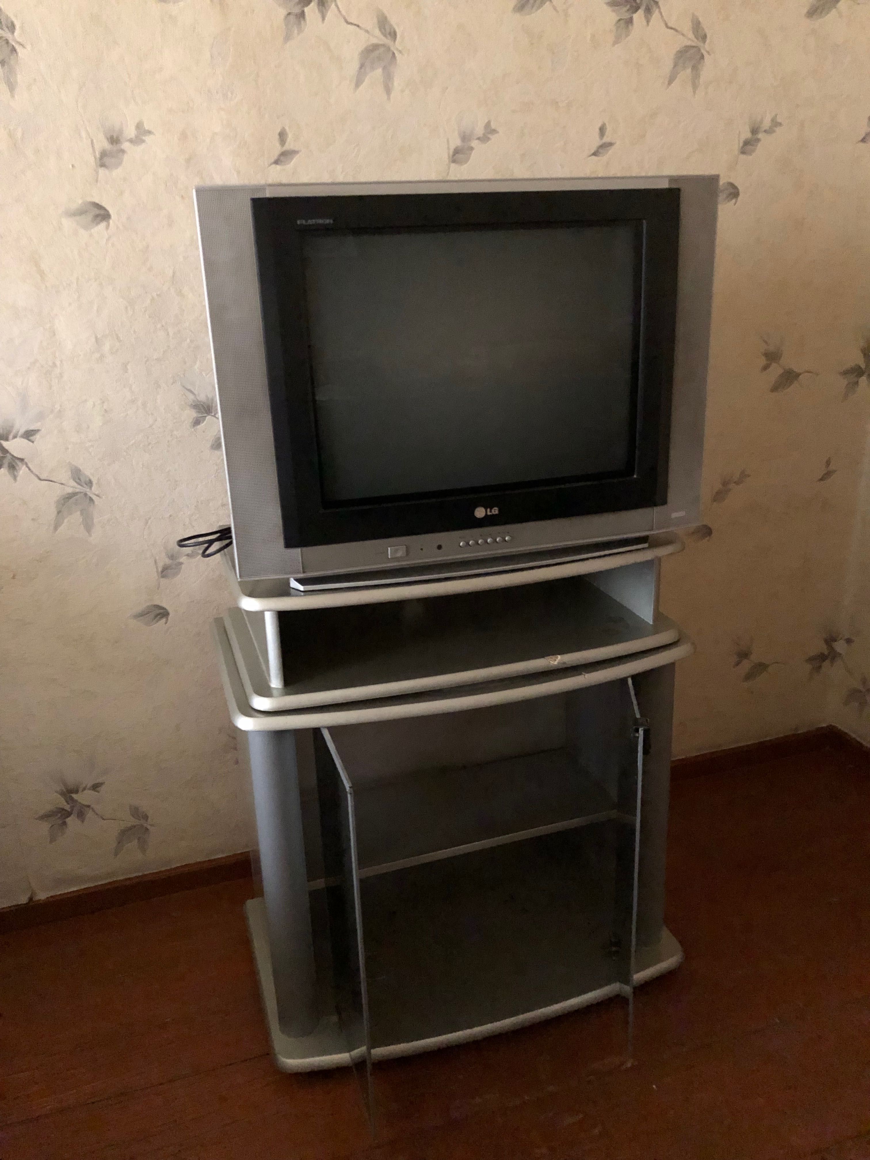 телевизор LG 54 см
