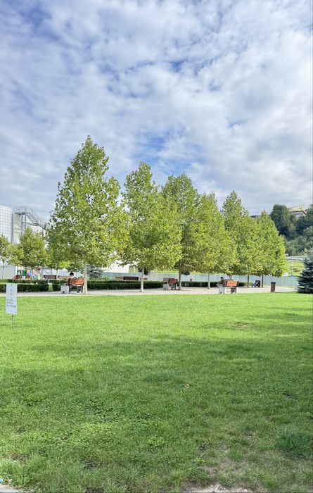 PF vand apartament 3 camera in curte la Vivo 70 Mp