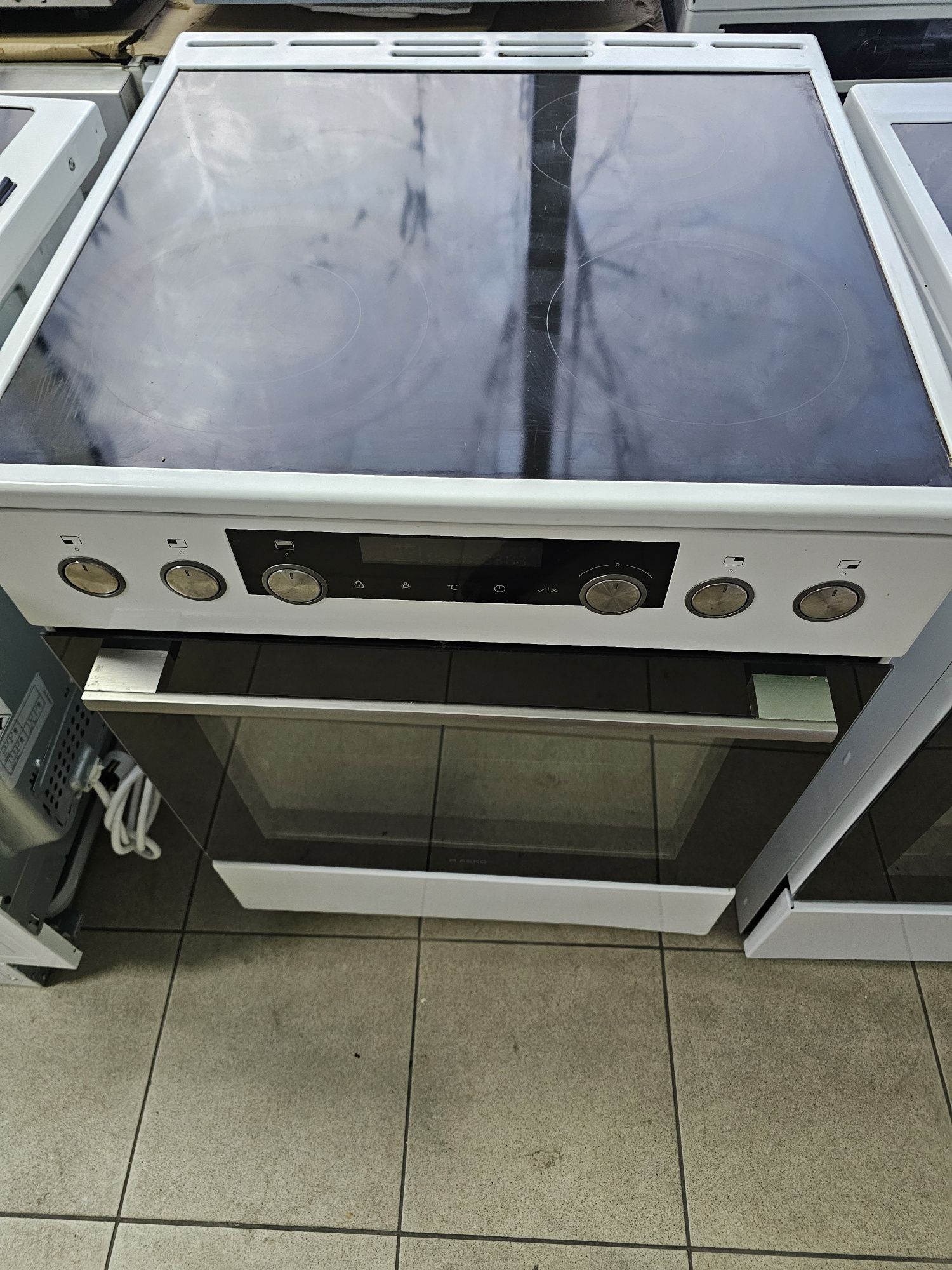 Печки с керамични котлони 74L Гаранция 1г