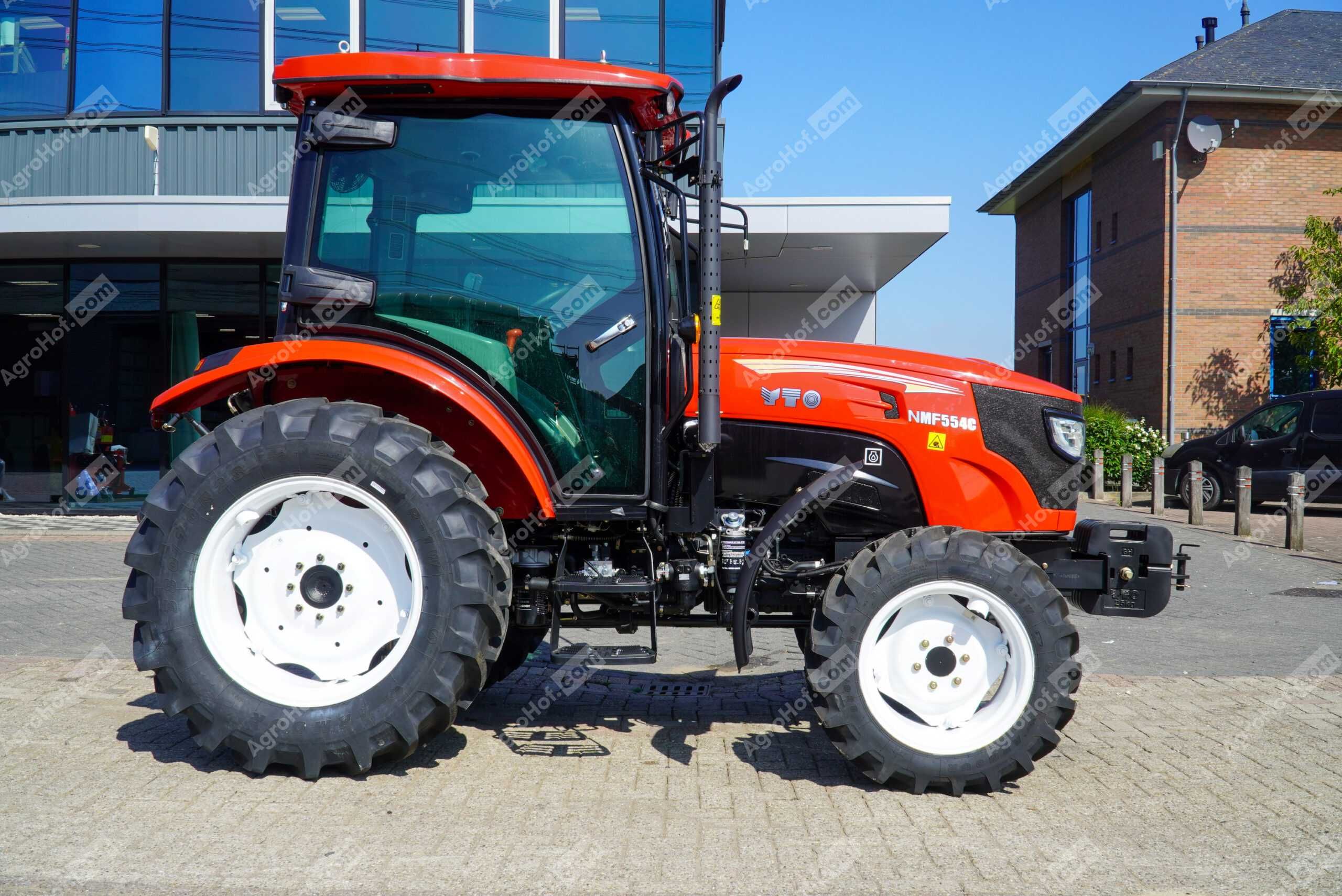 YTO Tractor de 55 CP cu cabină / YTO NMF554C