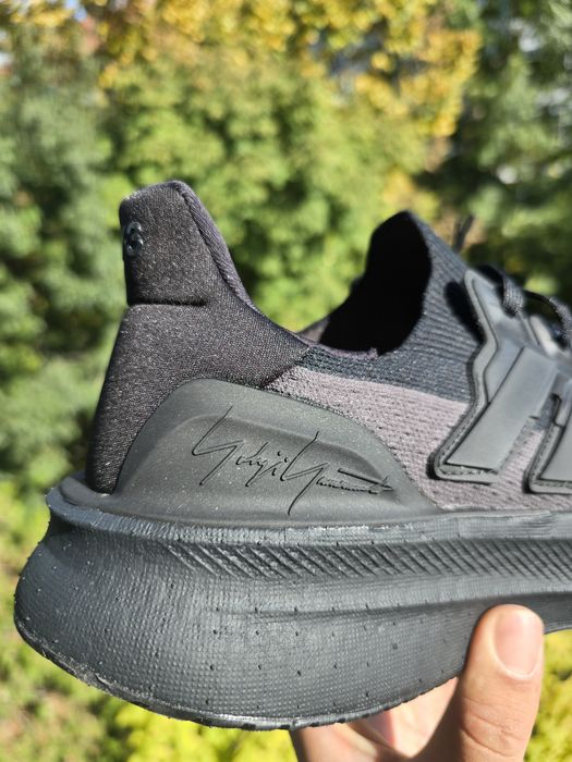 Adidas Y3 Ultraboost 5 42 , 43 si 44 Noi!