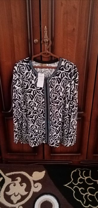 Новая кофта и рубашка вельвет.