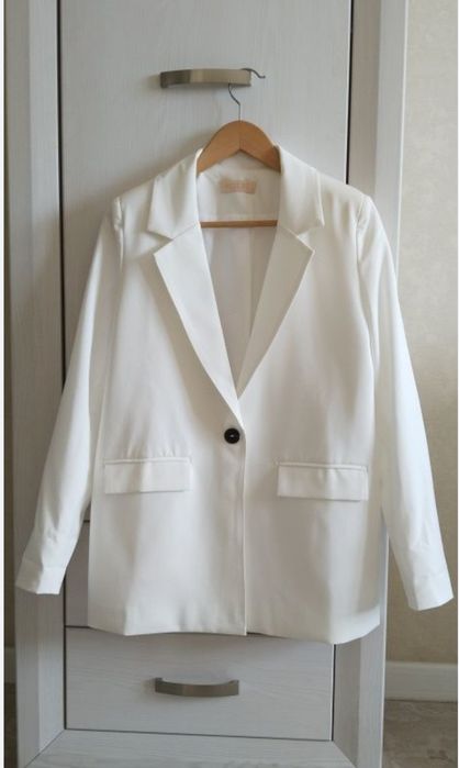 Пиджак белый. Корея
