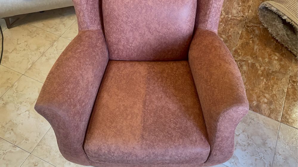 Детайлно почистване/ Пране на мека мебел и автомобили