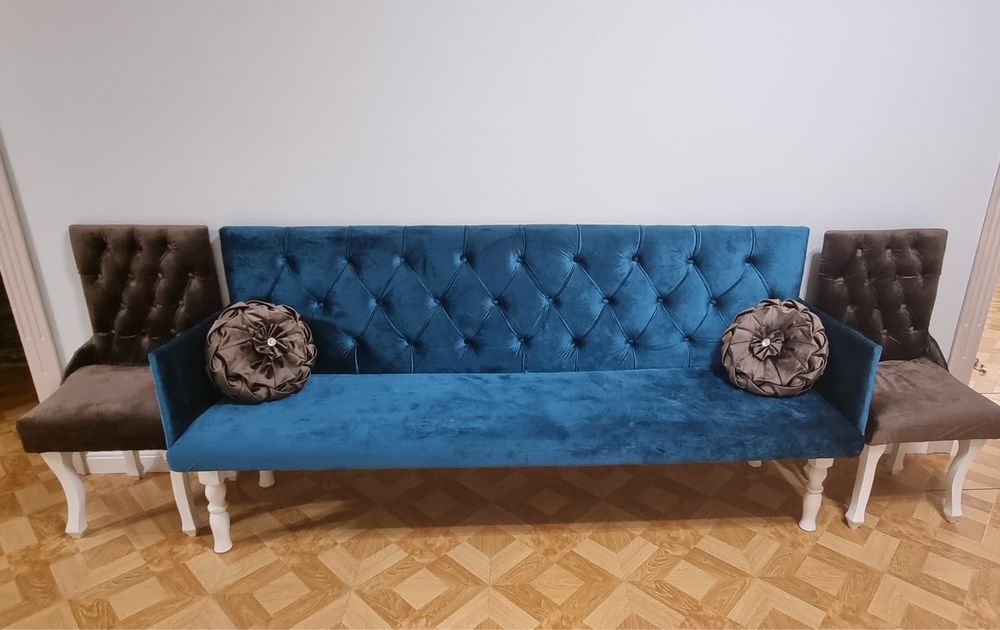 Тахта со стульями