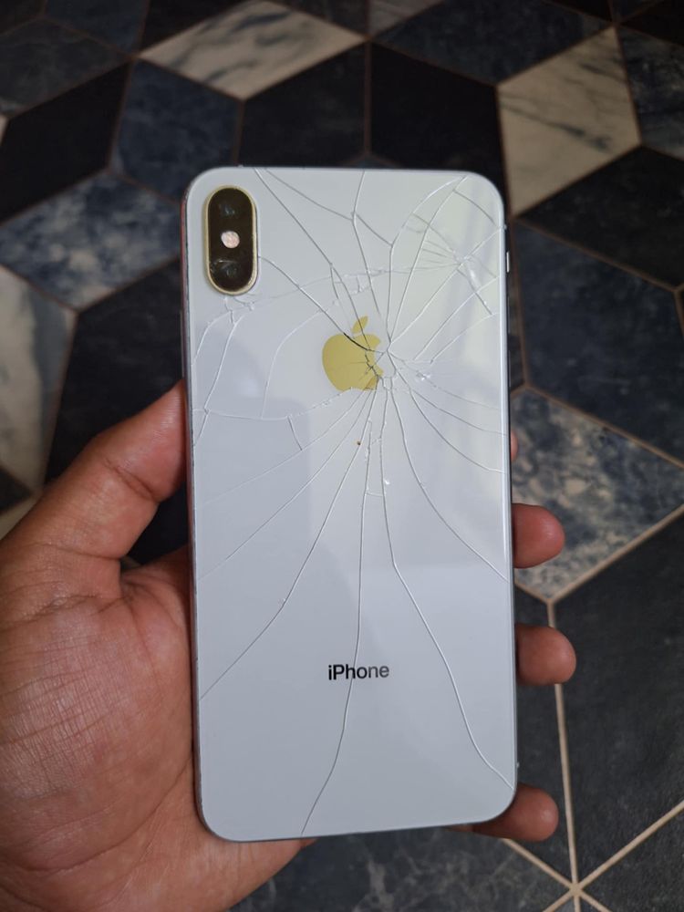 Продавам iPhone Xs Max 256gb 100% Health