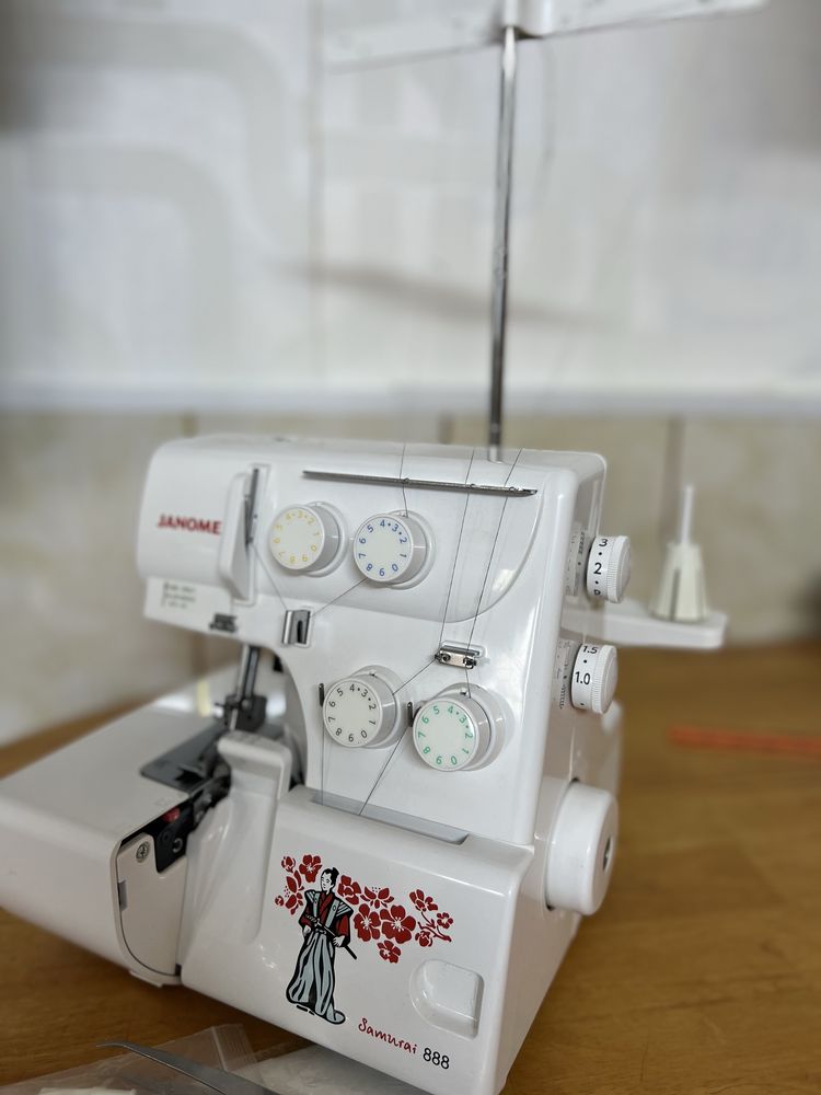 Janome оверлок