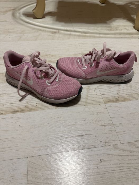 Маратонки NIKE и обувки D&G 30лв за чифт