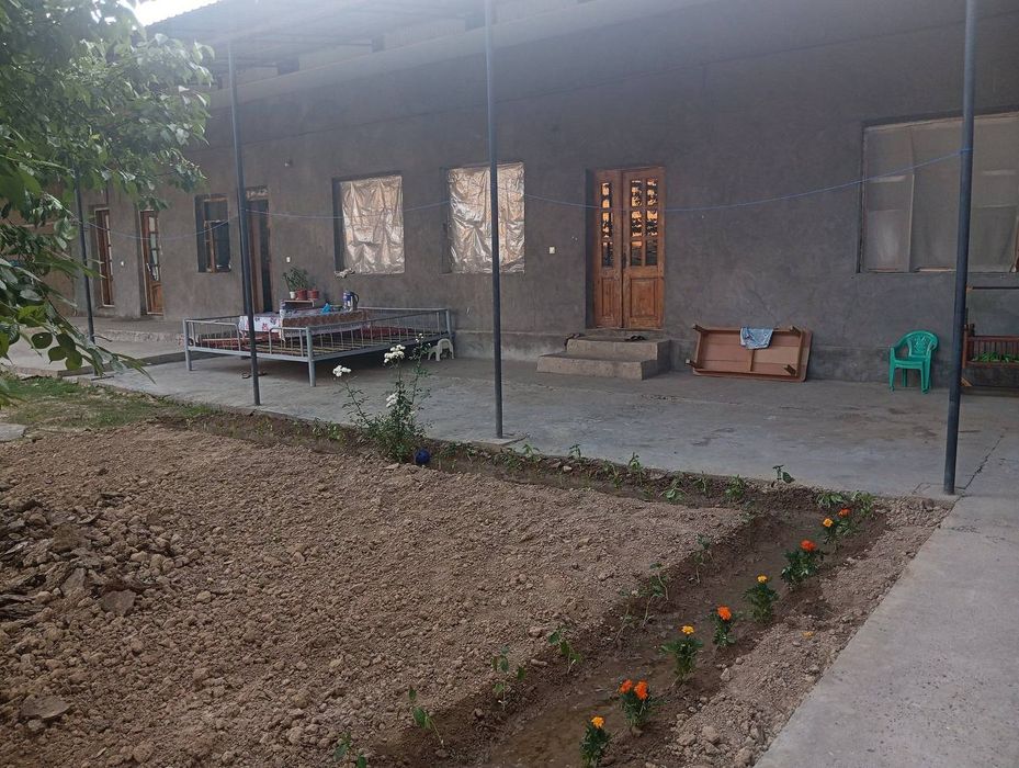 Abduraxmonovda srochna yer sotiladi