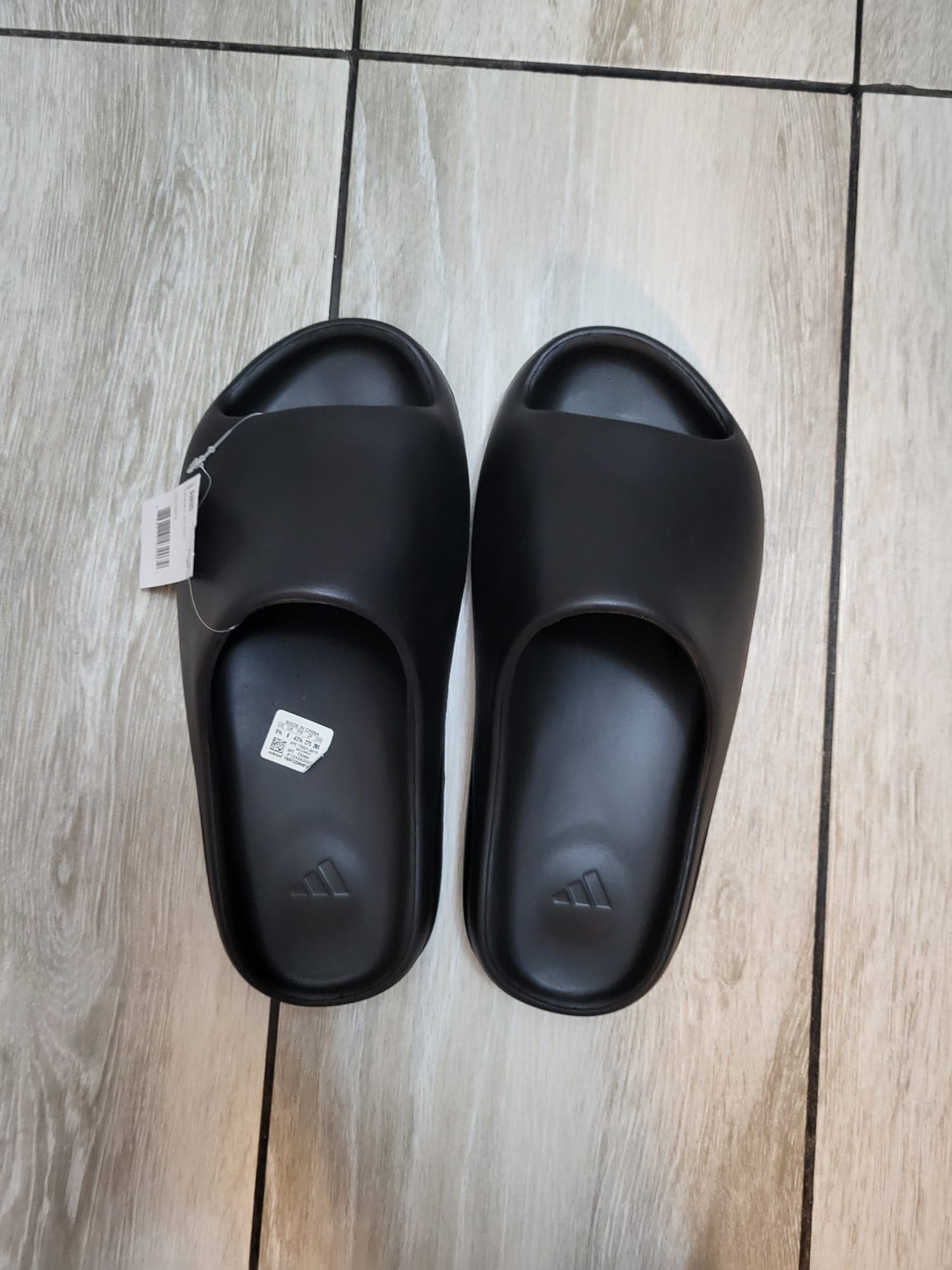 Yeezy Slides  marimea 43  1/3