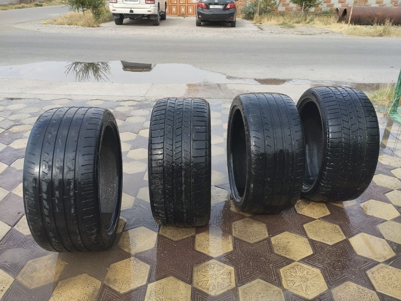 Продается калесо continental 295/35 R21