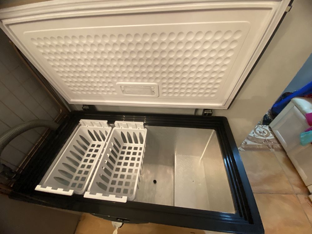 Продам морозильную камеру