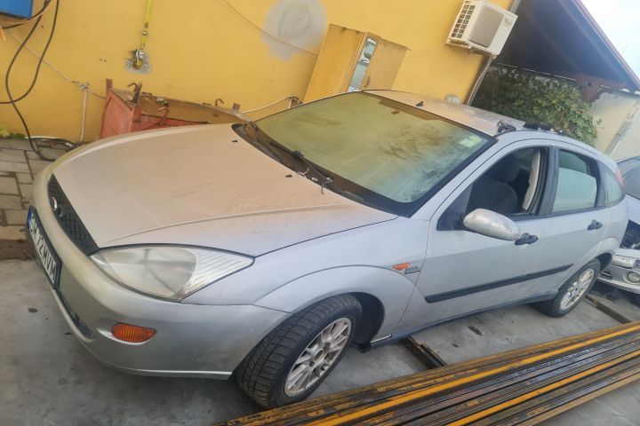 Bara spate Ford Focus prima generatie