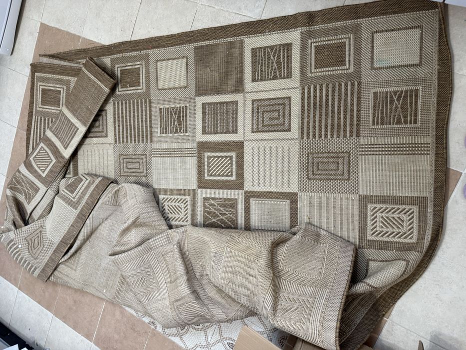 Ковер 2*3 отдам за 2000