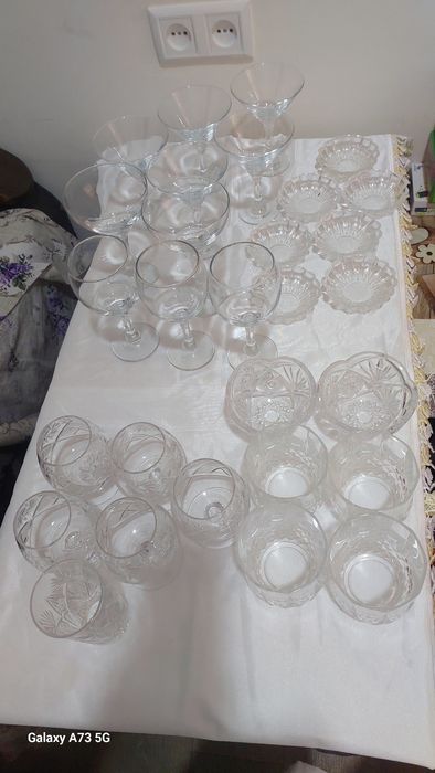 Хрусталь идишлар сотилади, хамаси 800 000 сум