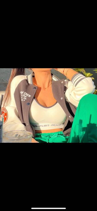 Бейзболно яке/Колежански стил