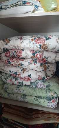 Продам двухспальные одеяла