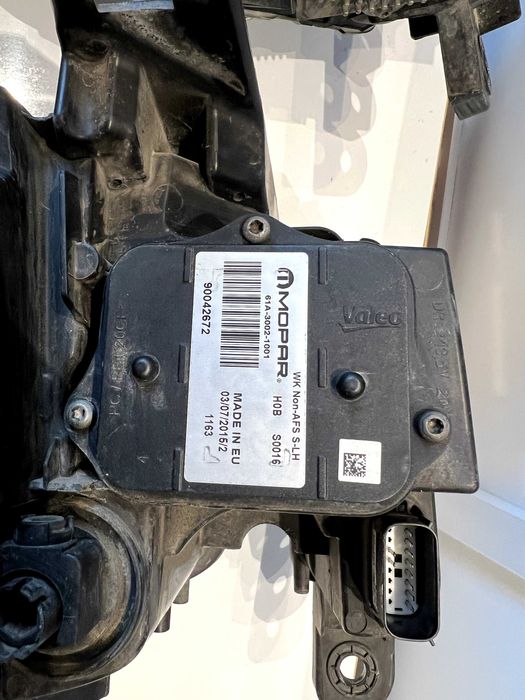 Оригинални фарове от Jeep Grand Cherokee WK2