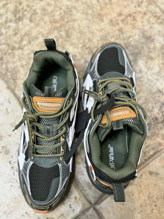 Off White Be Right Back