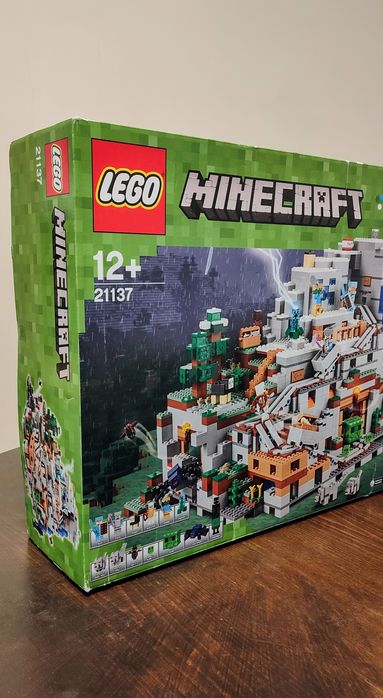 LEGO Minecraft 21137 The Mountain Cave