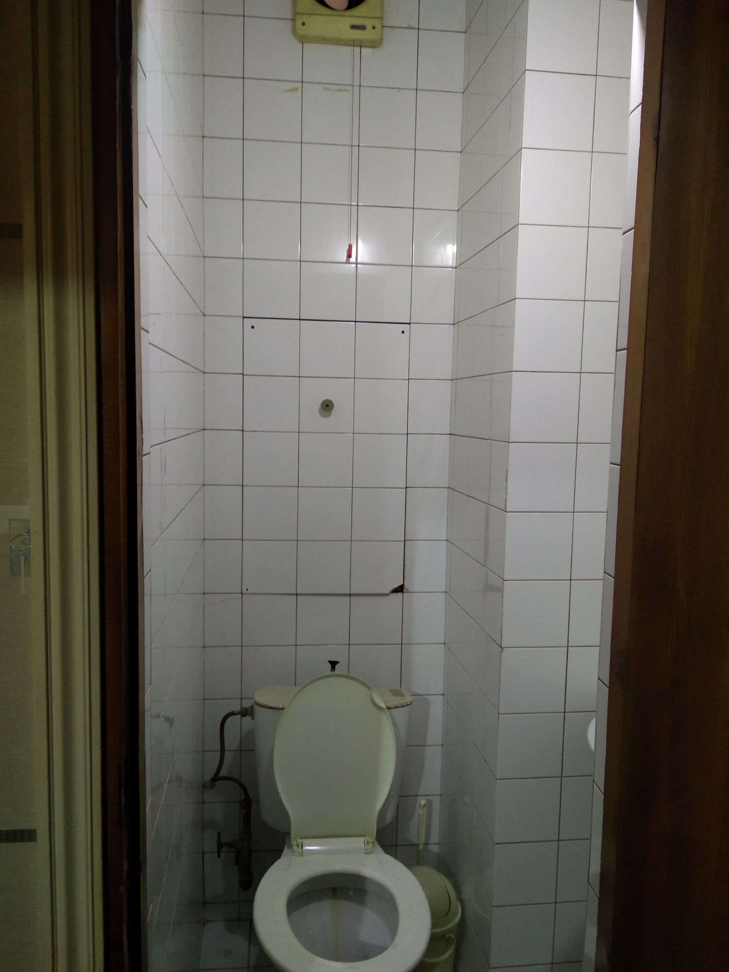 Oq tepada kvartira sotiladi