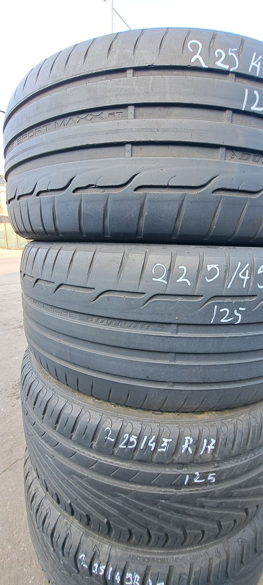 4 anvelope vara 225/45r17 Dunlop și Unyroial Montaj Gratuit