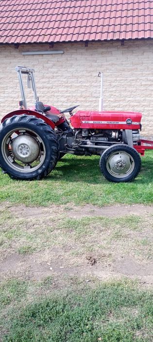 Vând tractor Massey Ferguson