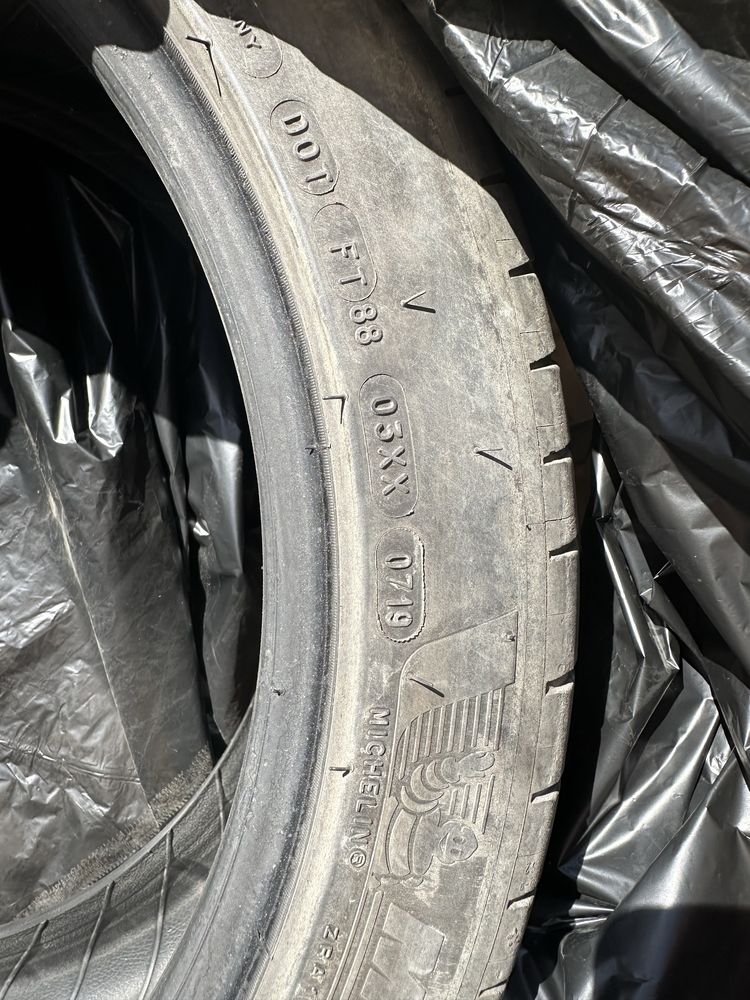 Michelin Pirelli 245 40 18