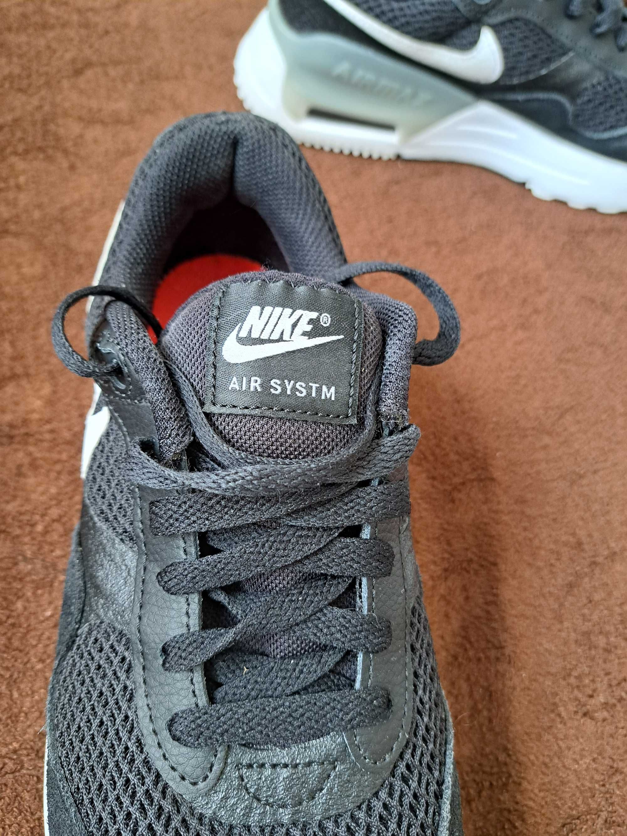 Nike 40 номер обувани два три пъти