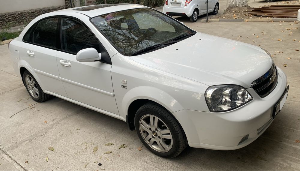 Lacetti 1,8 автомат 3поз, готовы рассмотреть цену реального покупателя