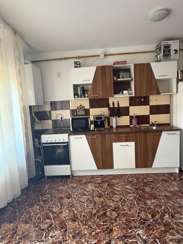 Persoana fizica vand apartament cu o camera