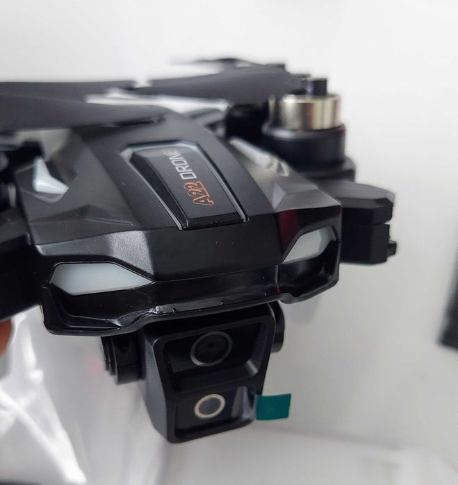 Drona A22 cu telecomanda si display. 2 baterii. Noua la cutie