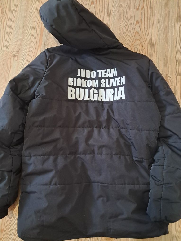 Продавам зимна шуба,неразличима от нова! Размер 164.