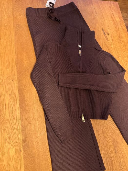 Уникален плетен сет панталон жилетка