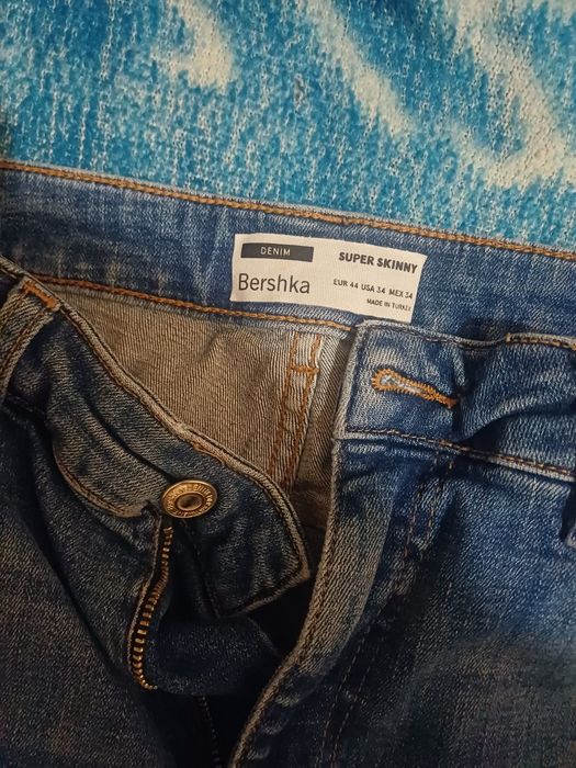 Blugi skinny baieti Bershka