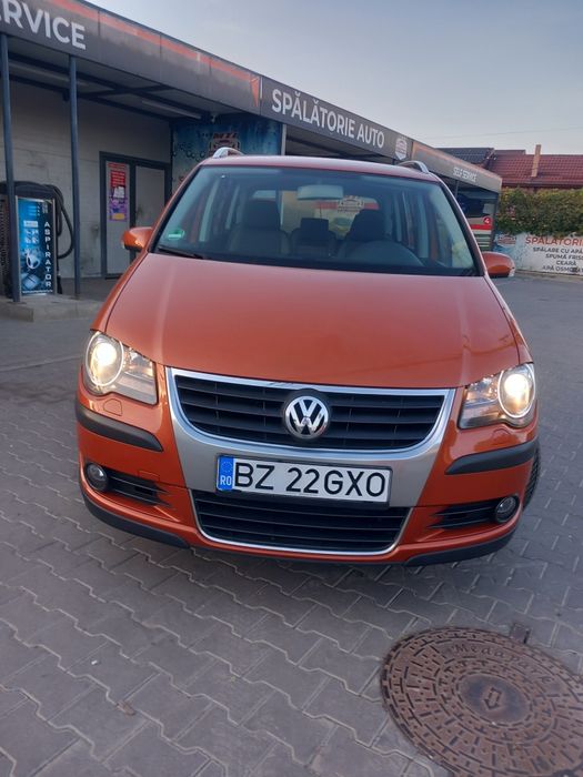 Volkswagen Cross Touran