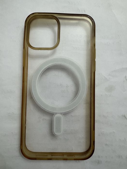 Срочно продаю чехлы от Айфон 13 про и 12