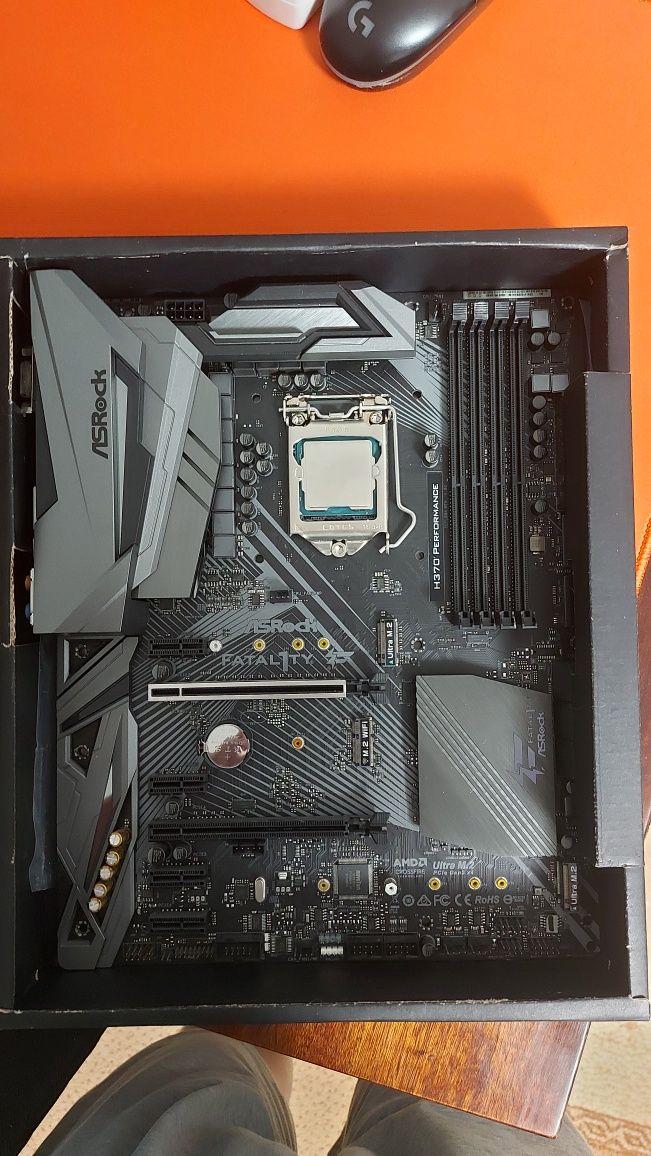Комплект  ASRock Fatal1ty H370 + i5-9600KF