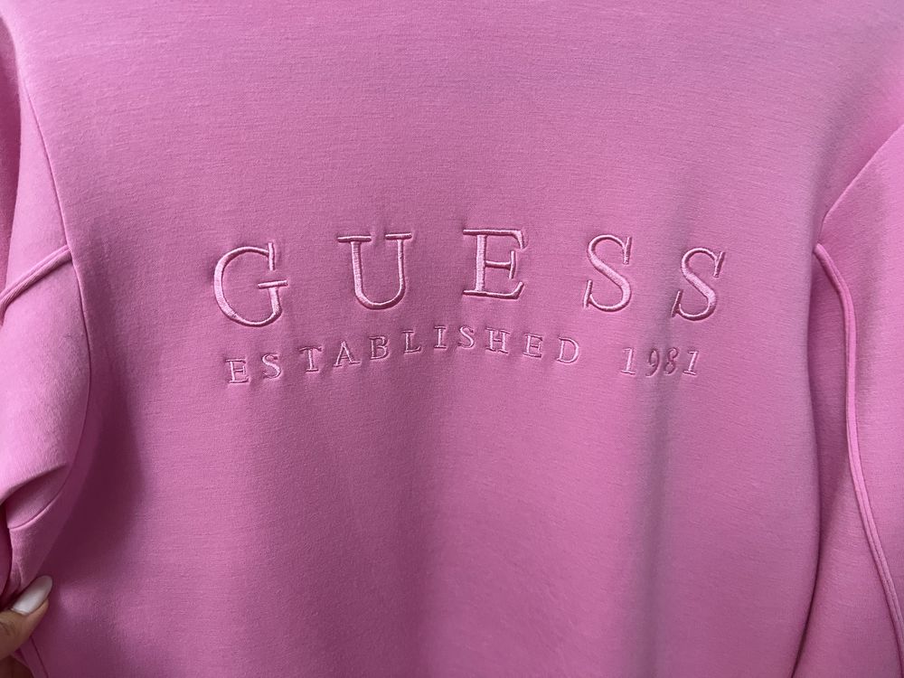 Розова рокля GUESS