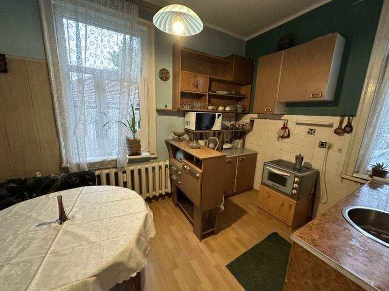 Дава се под наем Тристаен апартамент в София, Медицинска академия - 90 кв.м за 678 € - Снимка #2