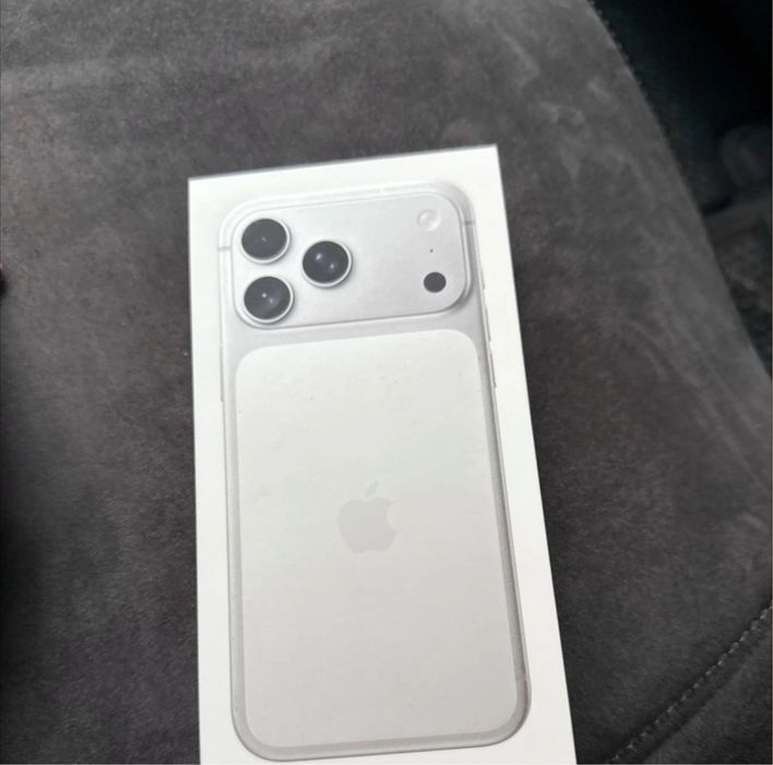 iPhone 17 pro max 256 gb белый