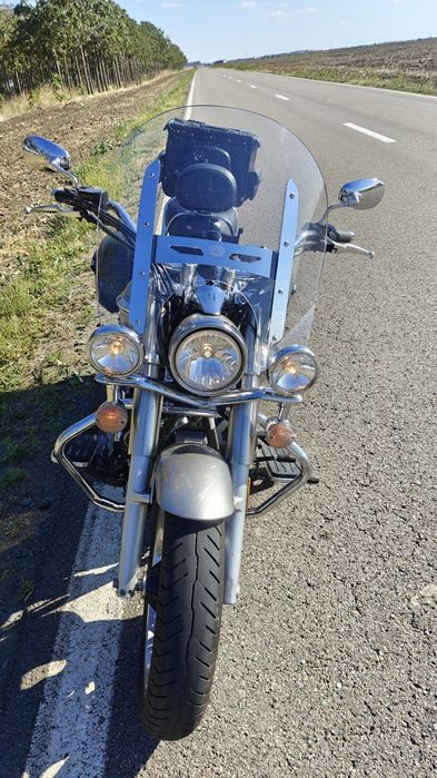 Vând motocicleta
