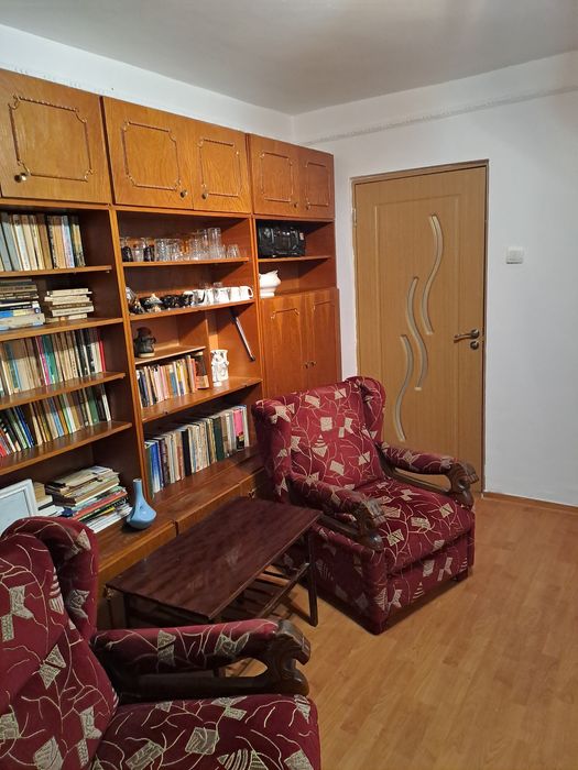 Vând apartament 3 camere zona Dărmănești