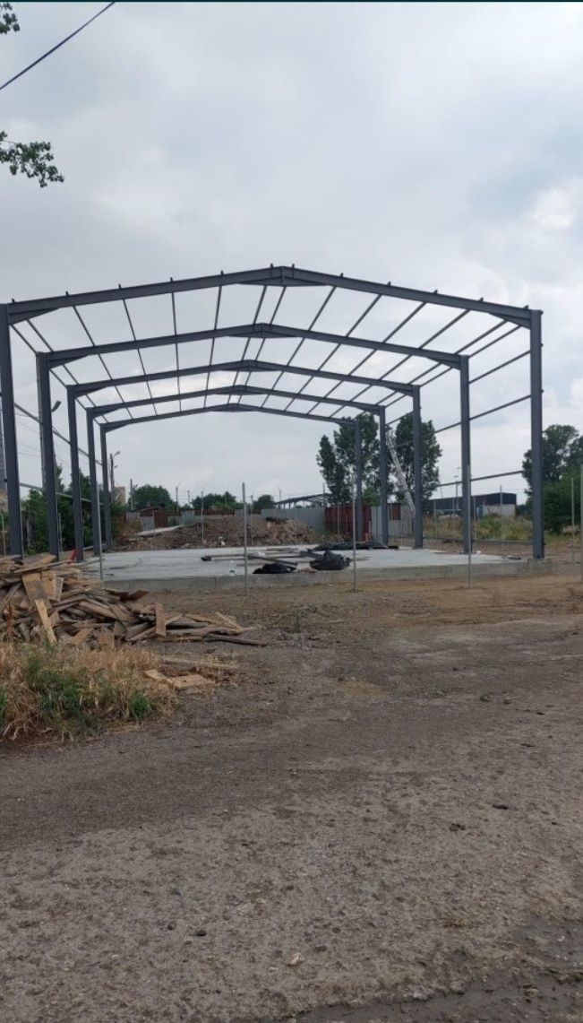 Vand Hala Metalica fără avans 8 cu35 la pret de producator