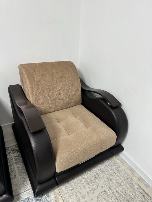 Диван и два кресла