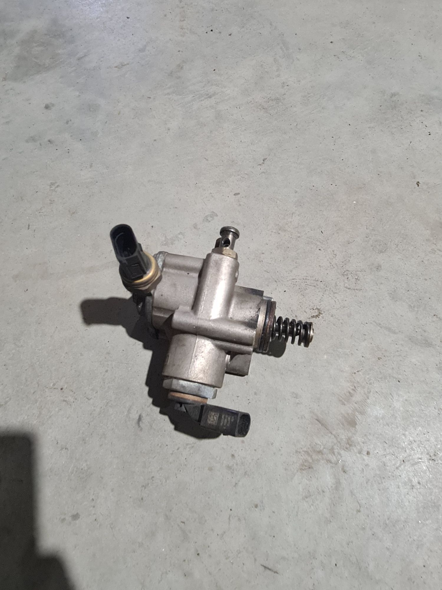 Pompa inalta presiune vw passat b6 2.0 benzina an 2007