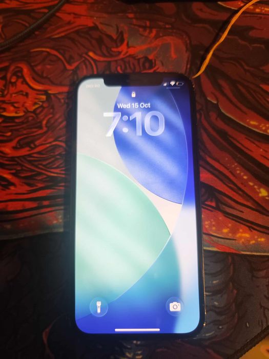 Vand Iphone 12 simplu